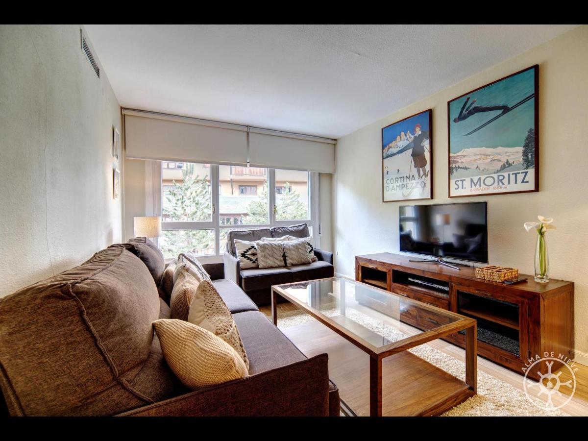 Orri En Baqueira Apartment Naut Aran Exterior photo